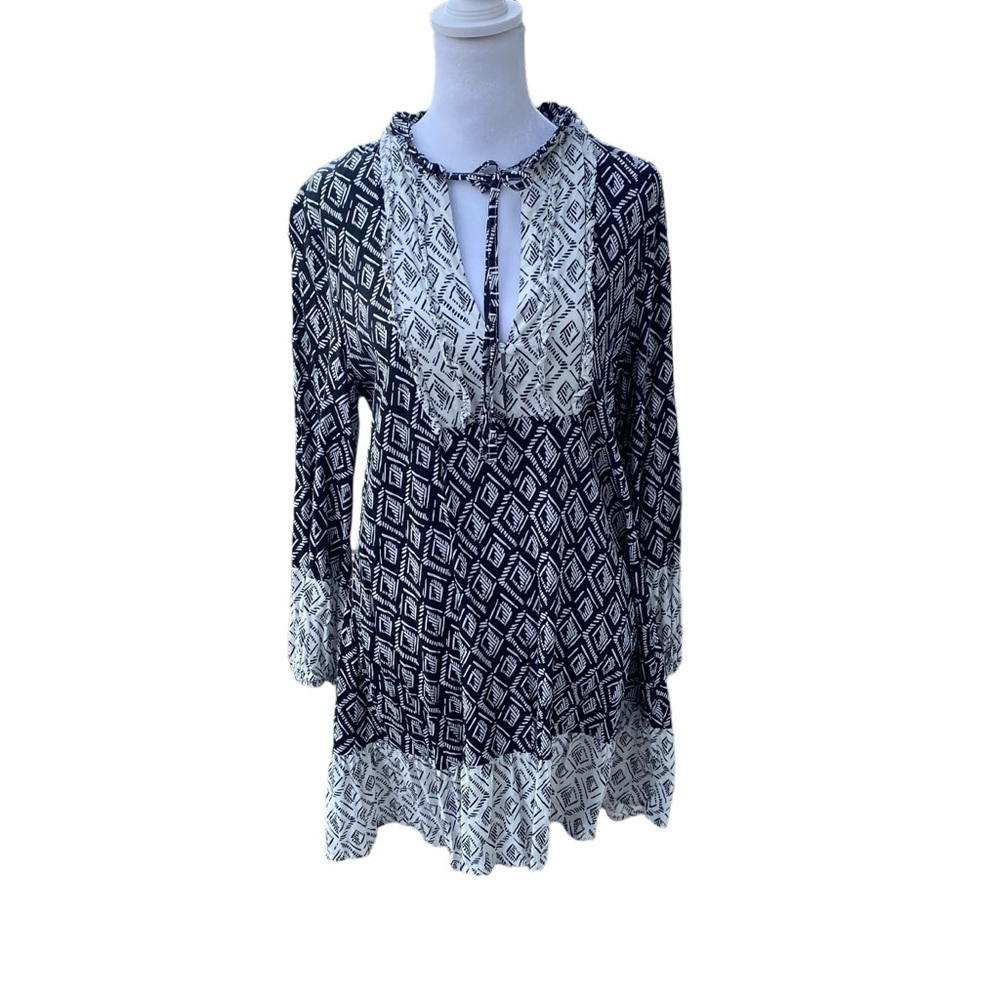 Zara ladies‎ dress size small ruffle buttons and tie on the front. EUC